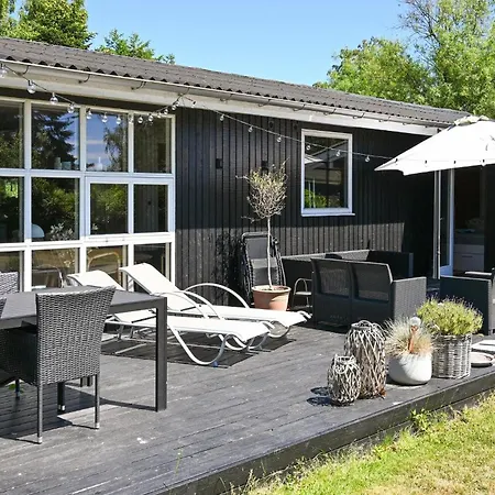 3 Bedroom Awesome In Rudkobing Spodsbjerg